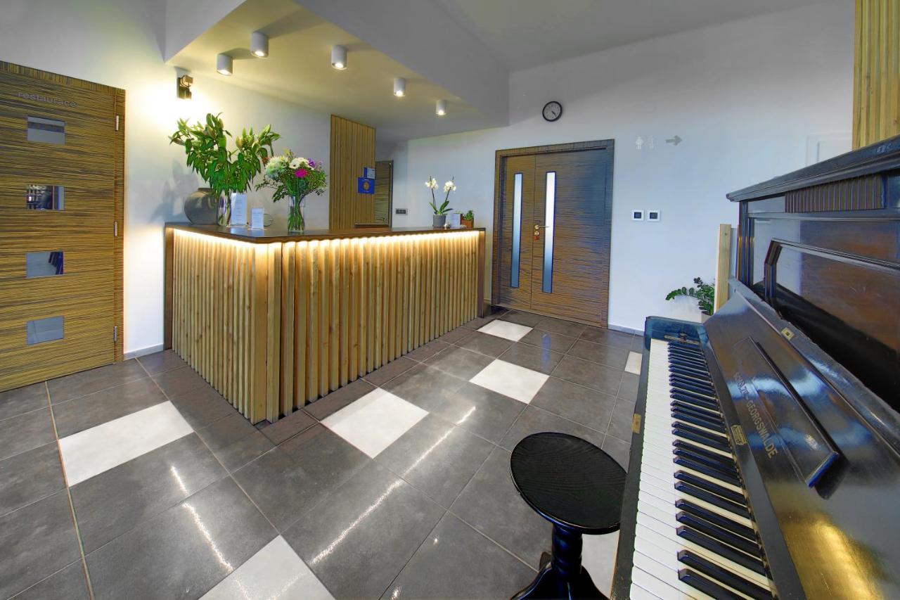 Hotel Brada Jicin Exterior photo