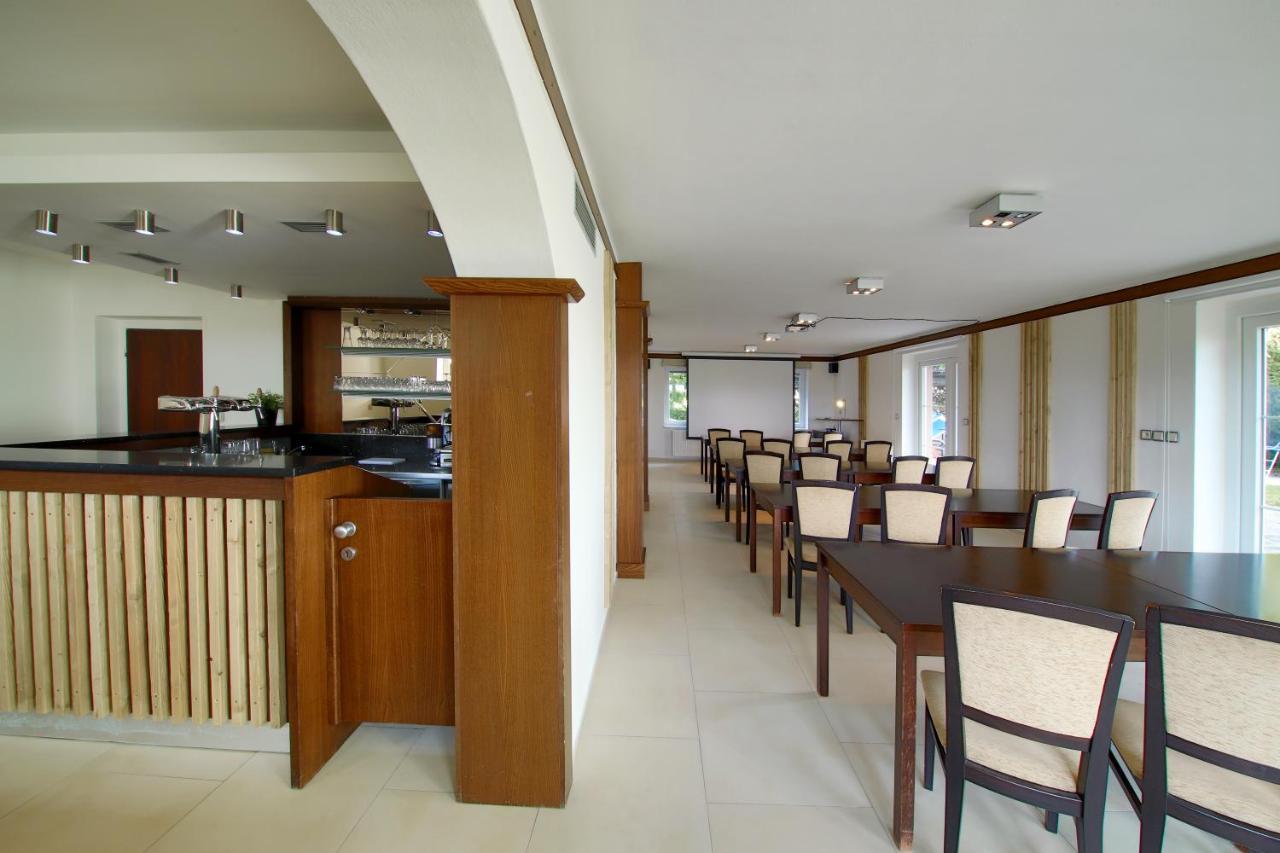 Hotel Brada Jicin Exterior photo