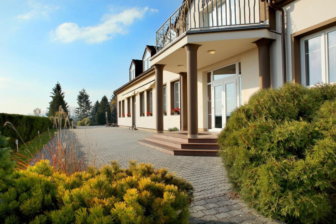 Hotel Brada Jicin Exterior photo